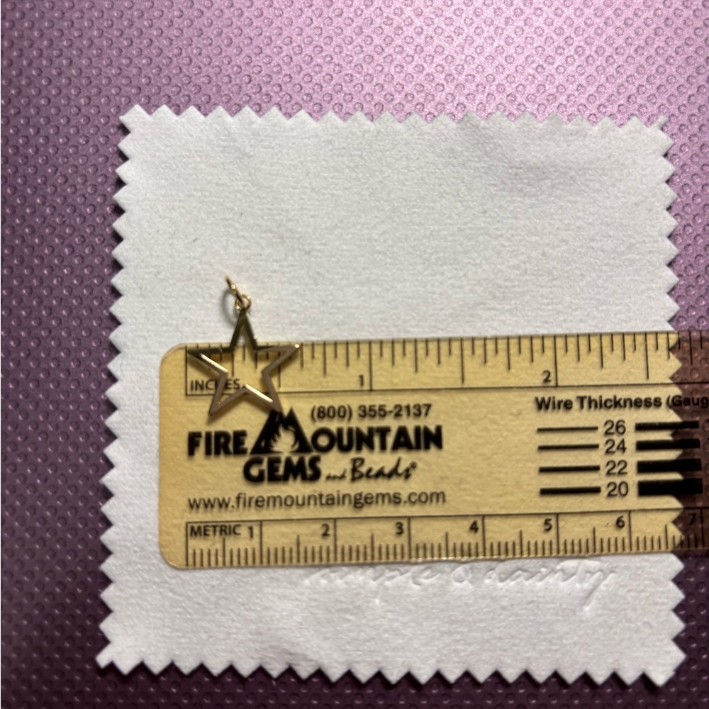 14k gold star pendant charm - Like new! - Picture 3 of 5